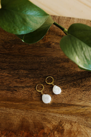 Daisy Huggie Earring