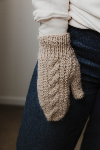 Wayra Cable Mittens