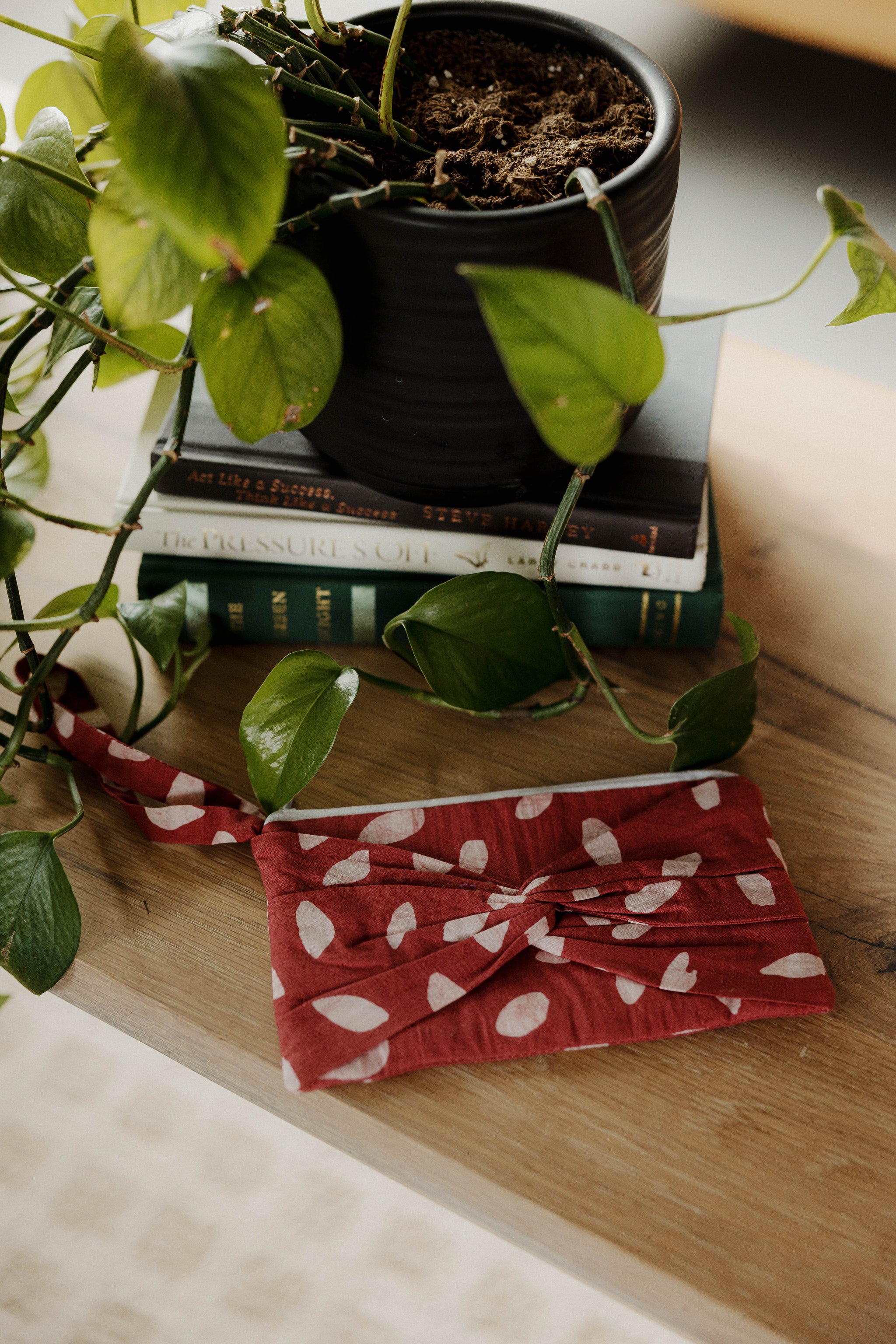 Batik Twist Clutch – Rosies Boutique Haiti